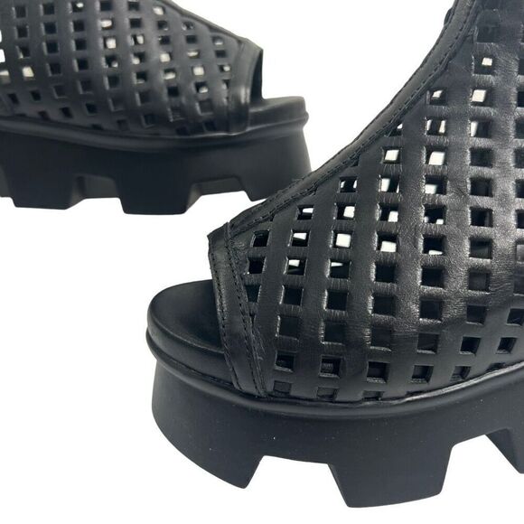 Cult NWT Size 6 Women's Black Platform Cut-Out Open Toe Thick Soled Sandal - Picture 2 of 10